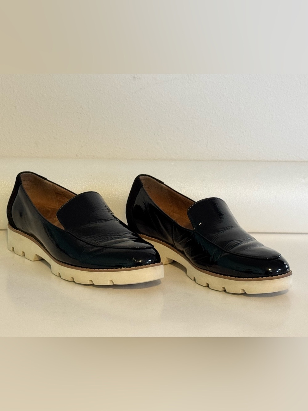 Vionic “Kensley” Black Patent Slip-On Loafers White Platform Ortho Comfy Size 8